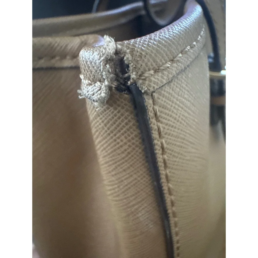 Michael Kors Jet Set Tan Saffiano Leather Satchel Crossbody Bag AV-1501 preloved